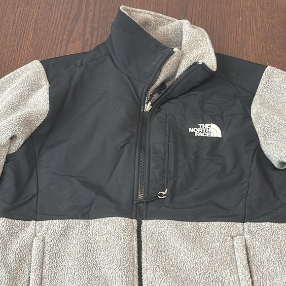 The North Face Women’s Black and Grey Fleece Size Medium - Picture 2 of 8
